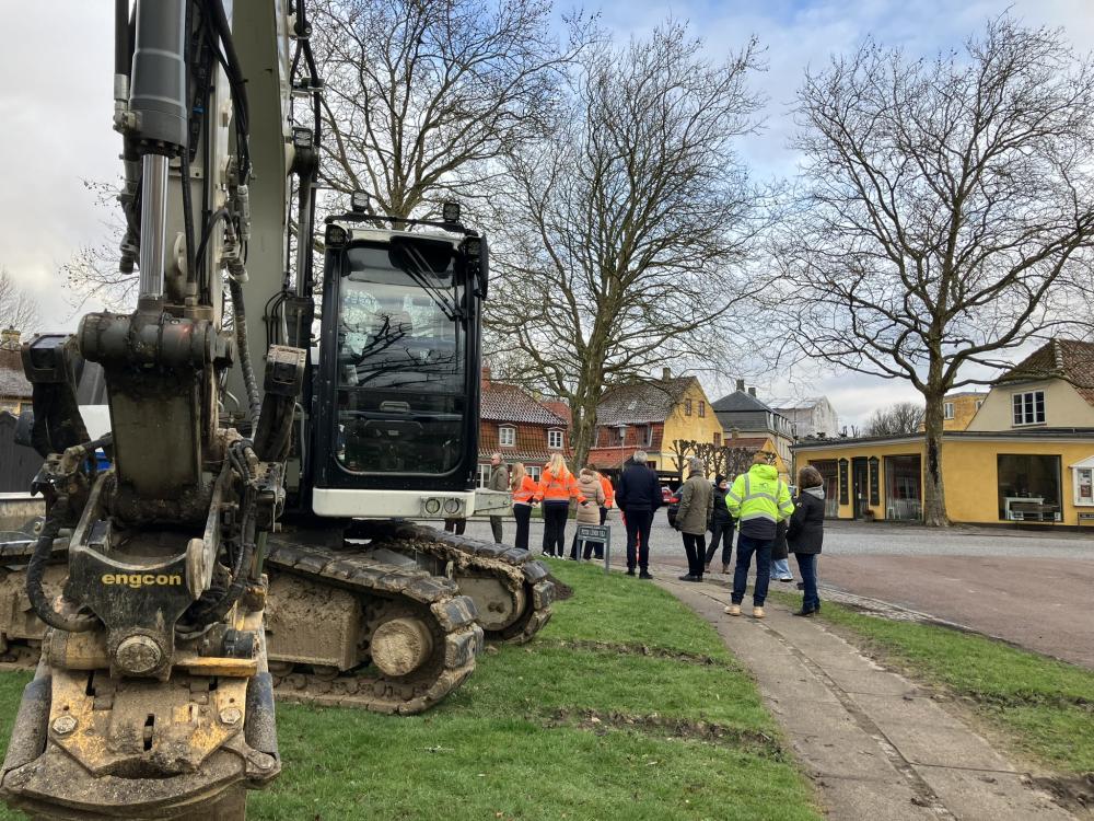 Onsdag 3. april blev fjernvarmeudrulningen i Lyngby-Taarbæk Kommune skudt i gang med "Første spadestik" i Bondebyen.